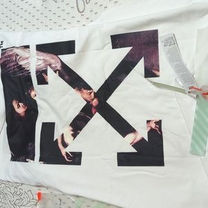 Large Off White Tshirt BNWT